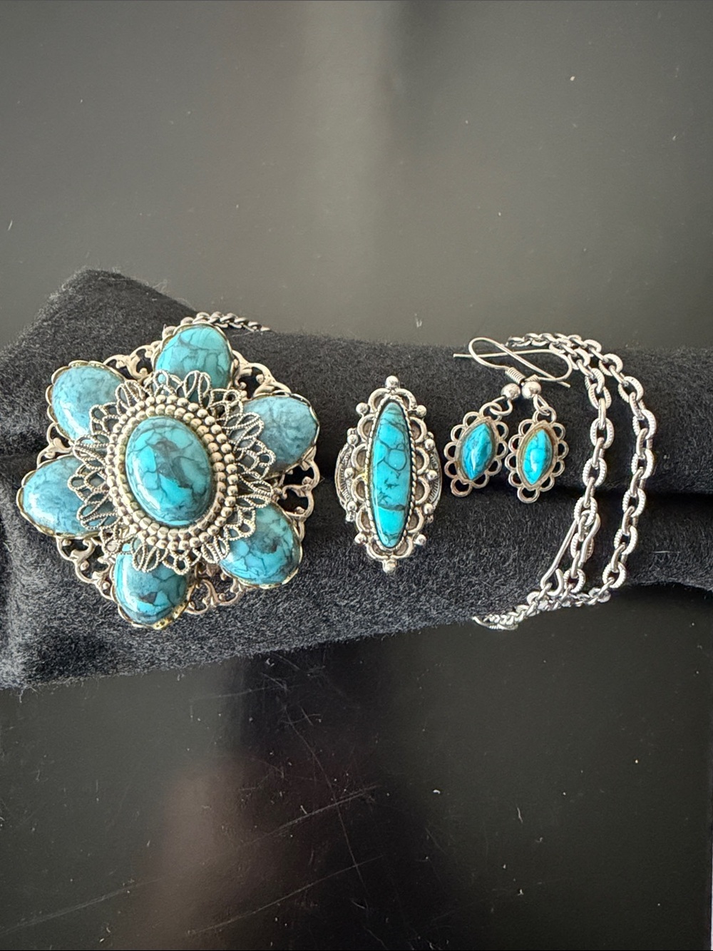 Vintage Turquoise Silver-Tone Flower Necklace, Ring and Earrings Set